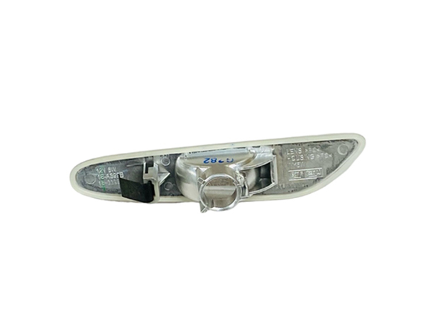 サイドマーカー(ウインカー) 左側(一部車両は右側に使用) BMW [63137253326]